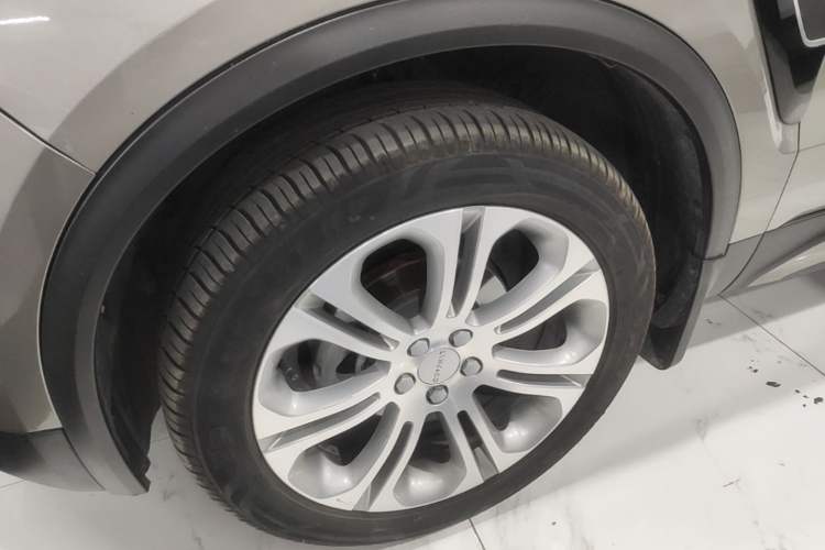 Used Lynk & Co 01 2019 2.0T Two-Wheel-Drive Pro Version China VI Standard Left Front Wheel Hub