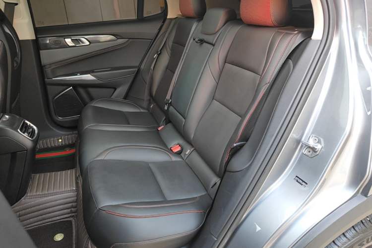 Used Lynk & Co 01 2019 2.0T Two-Wheel Drive Zhaopu Version China VI Standard Left Rear Seat