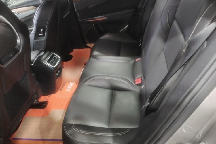 Used Lynk & Co 01 2019 2.0T Two-Wheel-Drive Pro Version China VI Standard Left Rear Seat