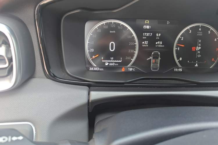 Used Lynk & Co 01 2019 2.0T Two-Wheel Drive Zhaopu Version China VI Standard Odometer Close Up