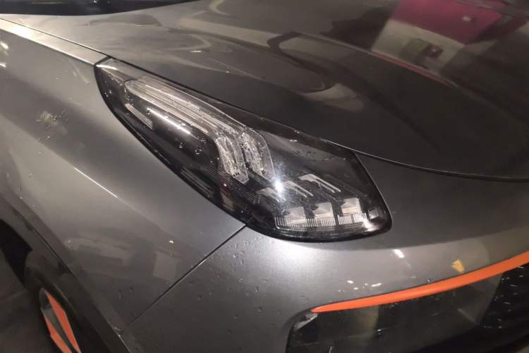 Used Lynk & Co 01 2019 2.0T Two-Wheel Drive Zhaopu Version China VI Standard Right Front Headlight