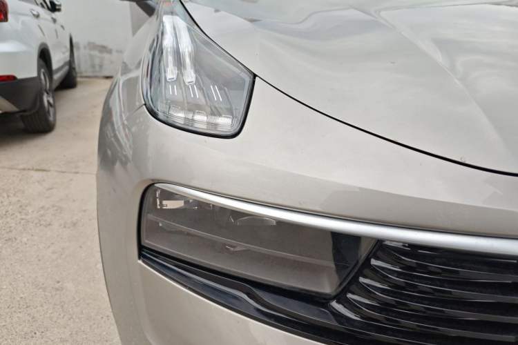Used Lynk & Co 01 2019 2.0T Two-Wheel-Drive Pro Version China VI Standard Right Front Headlight