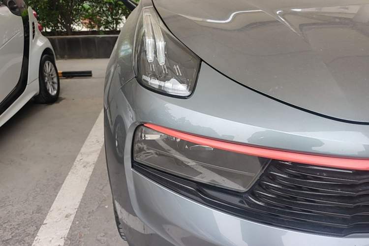 Used Lynk & Co 01 2019 2.0T Two-Wheel Drive Zhaopu Version China VI Standard Right Front Headlight
