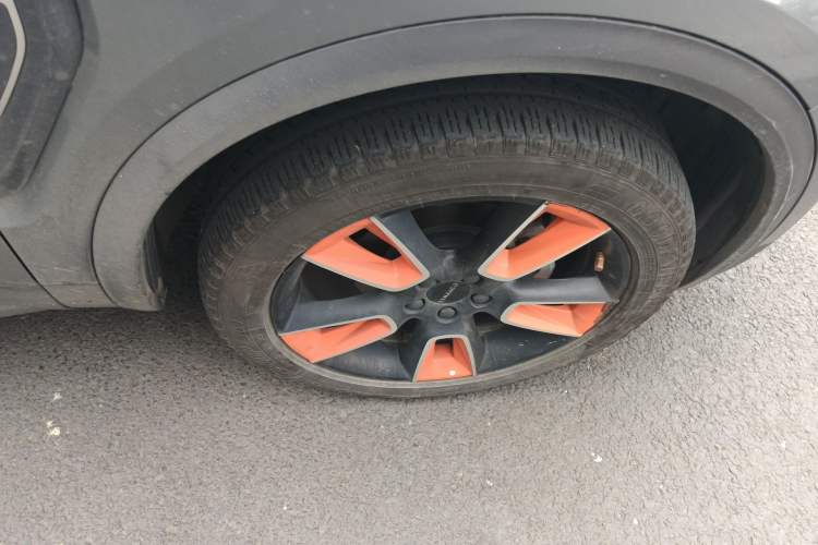 Used Lynk & Co 01 2019 2.0T Two-Wheel Drive Zhaopu Version China VI Standard Right Front Wheel Hub