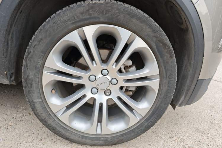 Used Lynk & Co 01 2019 2.0T Two-Wheel-Drive Pro Version China VI Standard Right Front Wheel Hub