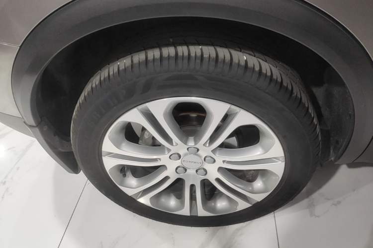 Used Lynk & Co 01 2019 2.0T Two-Wheel-Drive Pro Version China VI Standard Right Rear Wheel Hub