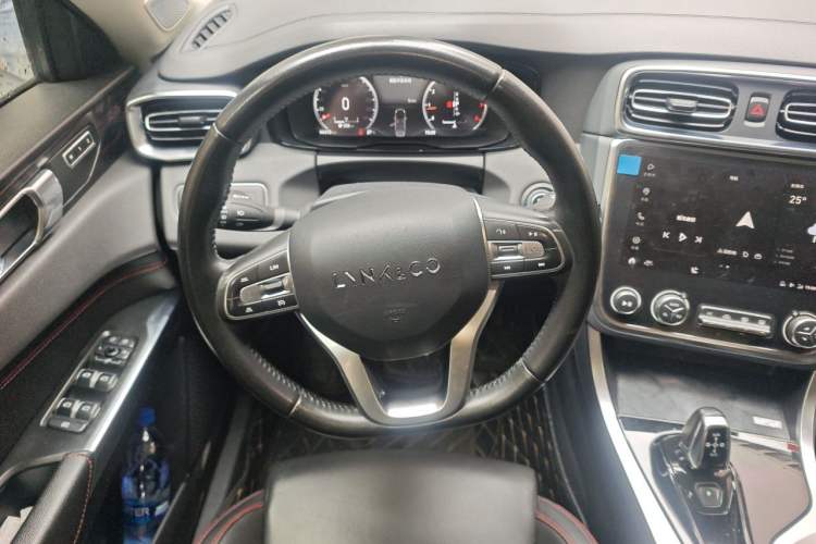 Used Lynk & Co 01 2019 2.0T Two-Wheel Drive Zhaopu Version China VI Standard Steering Wheel