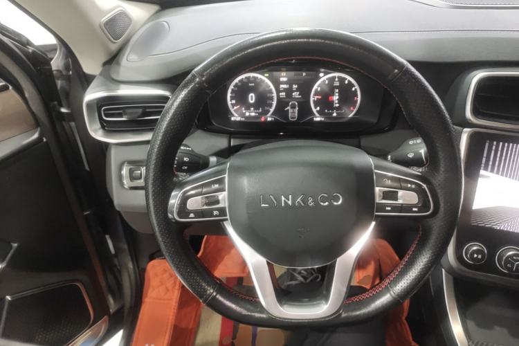 Used Lynk & Co 01 2019 2.0T Two-Wheel-Drive Pro Version China VI Standard Steering Wheel