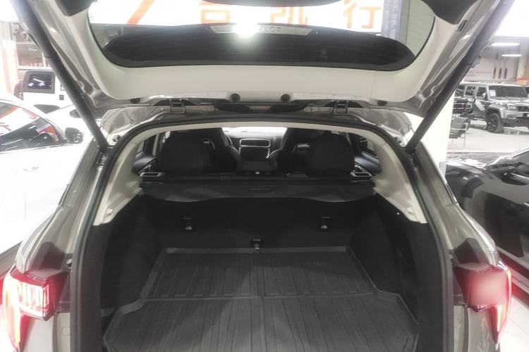 Used Lynk & Co 01 2019 2.0T Two-Wheel-Drive Pro Version China VI Standard Trunk