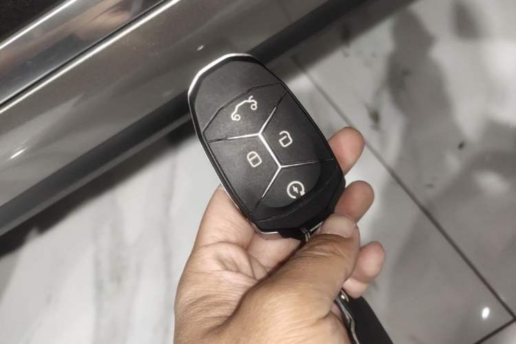 Used Lynk & Co 01 2019 2.0T Two-Wheel-Drive Pro Version China VI Standard Vehicle Key