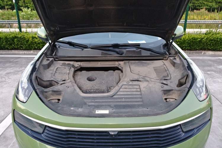 Used Lynk & Co 01 2019 2.0T Two-Wheel-Drive Pro Version China VI Standard Engine Bay