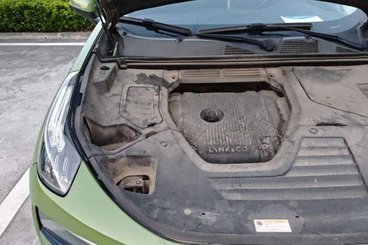 Used Lynk & Co 01 2019 2.0T Two-Wheel-Drive Pro Version China VI Standard Engine Bay Right