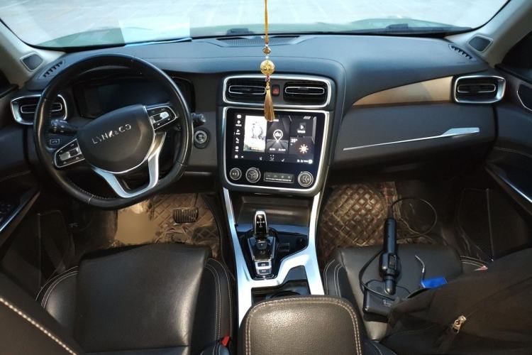 Used Lynk & Co 01 2019 2.0T Two-Wheel-Drive Pro Version China VI Standard Interior 2