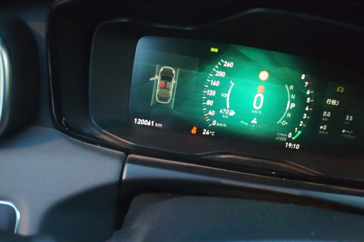 Used Lynk & Co 01 2019 2.0T Two-Wheel-Drive Pro Version China VI Standard Odometer Close Up