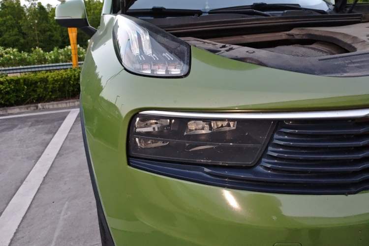 Used Lynk & Co 01 2019 2.0T Two-Wheel-Drive Pro Version China VI Standard Right Front Headlight
