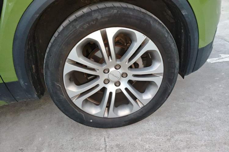Used Lynk & Co 01 2019 2.0T Two-Wheel-Drive Pro Version China VI Standard Right Front Wheel Hub