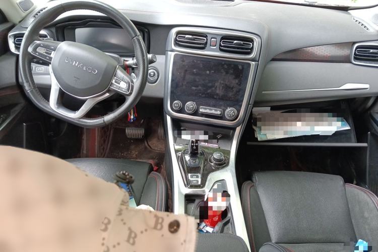 Used Lynk & Co 01 2019 2.0T Four-Wheel Drive Genie Pro Version China V Emission Standard Center Console