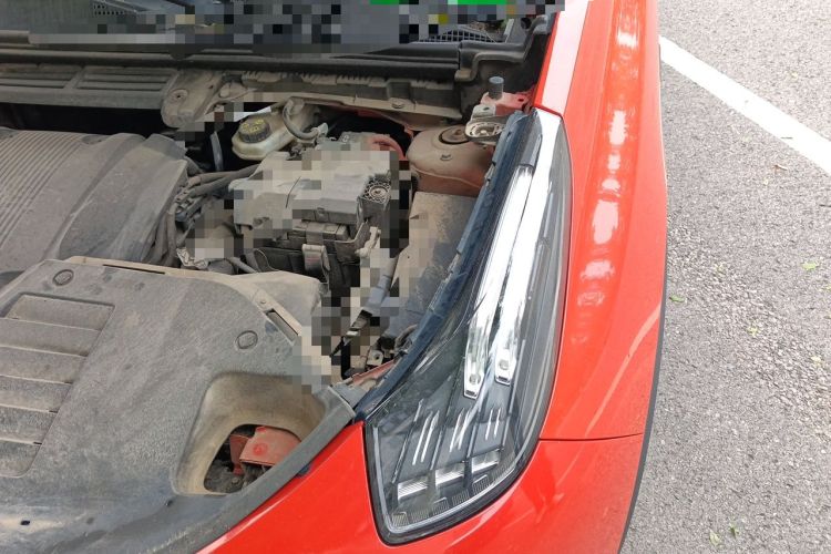 Used Lynk & Co 01 2019 2.0T Four-Wheel Drive Genie Pro Version China V Emission Standard Engine Bay Left