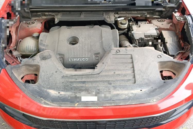 Used Lynk & Co 01 2019 2.0T Four-Wheel Drive Genie Pro Version China V Emission Standard Engine Bay