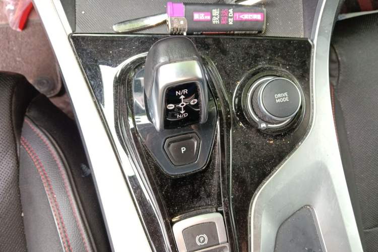 Used Lynk & Co 01 2019 2.0T Four-Wheel Drive Genie Pro Version China V Emission Standard Gear Lever