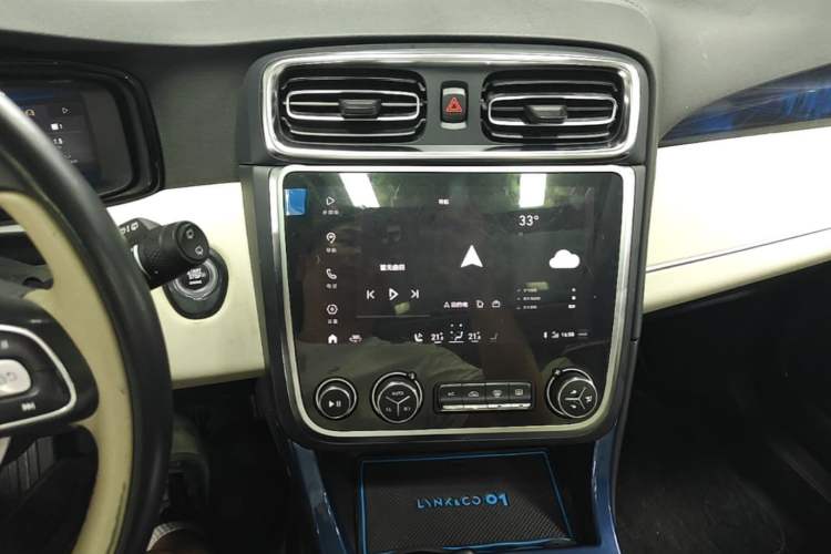 Used Lynk & Co 01 2019 2.0T Two-Wheel Drive Zhaopu Version China VI Standard Audio And AC Panel