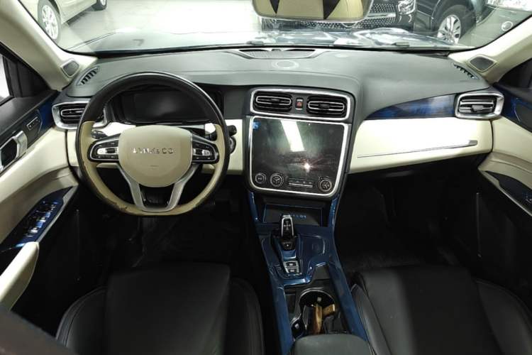 Used Lynk & Co 01 2019 2.0T Two-Wheel Drive Zhaopu Version China VI Standard Center Console