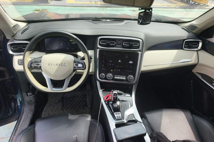 Used Lynk & Co 01 2019 2.0T Two-Wheel-Drive Pro Version China VI Standard Center Console