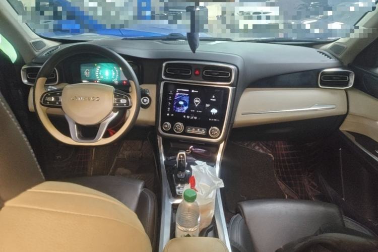 Used Lynk & Co 01 2019 2.0T Two-Wheel-Drive Pro Version China VI Standard Center Console
