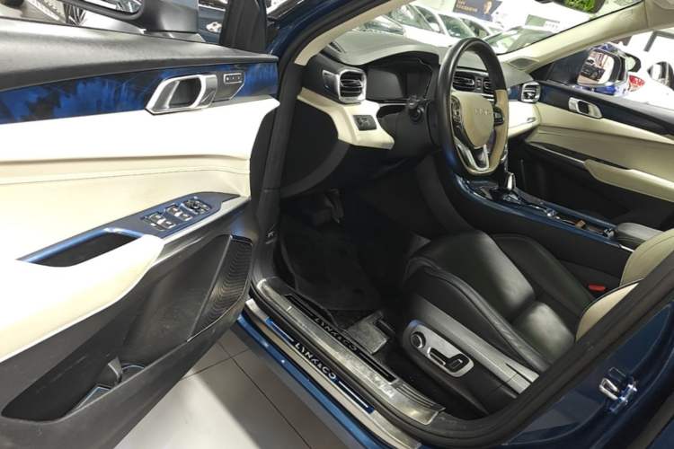 Used Lynk & Co 01 2019 2.0T Two-Wheel Drive Zhaopu Version China VI Standard Driver Seat