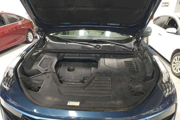 Used Lynk & Co 01 2019 2.0T Two-Wheel Drive Zhaopu Version China VI Standard Engine Bay