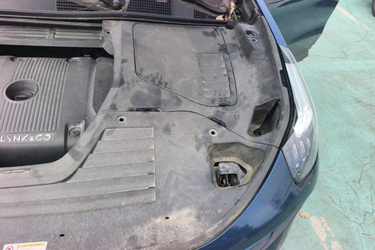 Used Lynk & Co 01 2019 2.0T Two-Wheel-Drive Pro Version China VI Standard Engine Bay Left