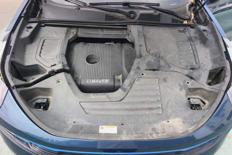 Used Lynk & Co 01 2019 2.0T Two-Wheel-Drive Pro Version China VI Standard Engine Bay