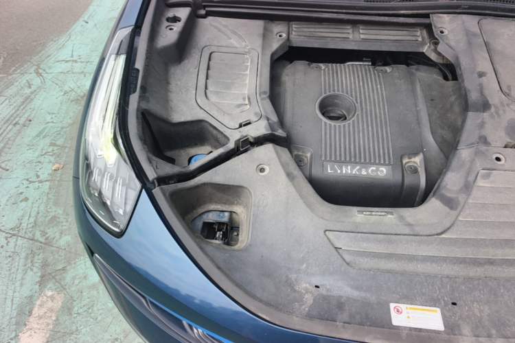Used Lynk & Co 01 2019 2.0T Two-Wheel-Drive Pro Version China VI Standard Engine Bay Right