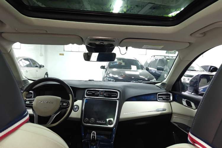 Used Lynk & Co 01 2019 2.0T Two-Wheel Drive Zhaopu Version China VI Standard Headliner