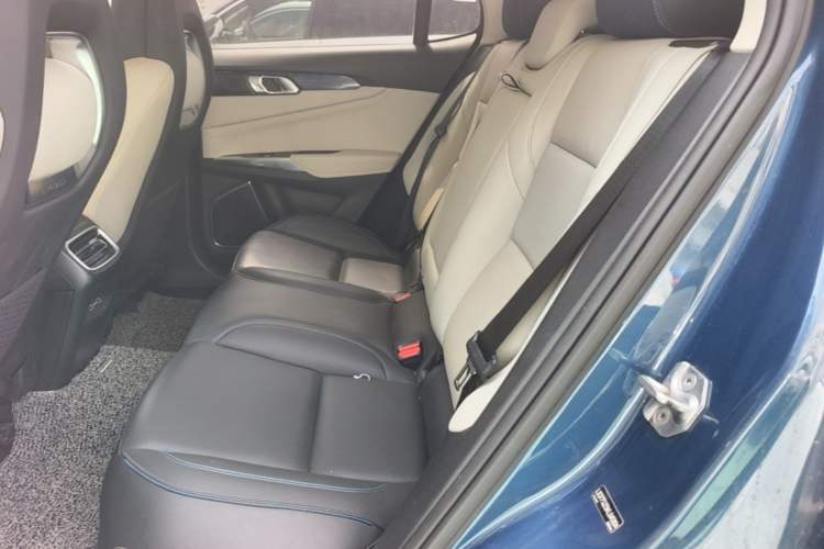 Used Lynk & Co 01 2019 2.0T Two-Wheel-Drive Pro Version China VI Standard Left Rear Seat