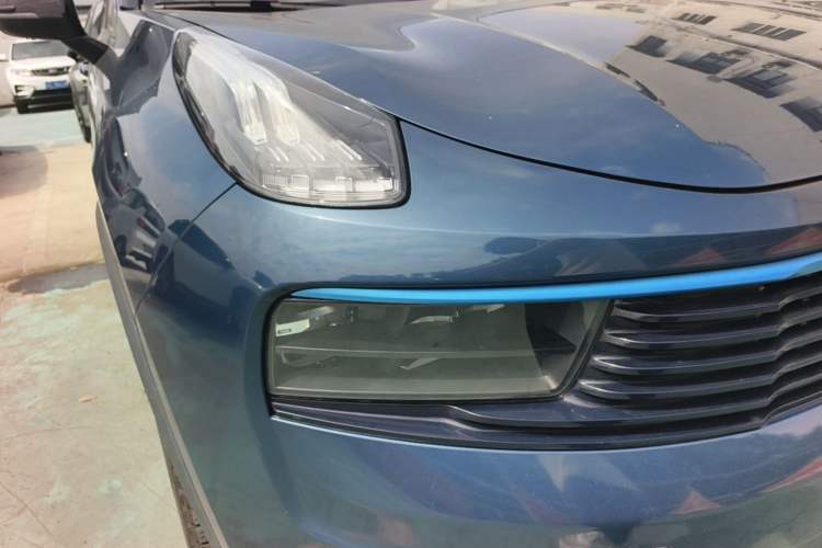 Used Lynk & Co 01 2019 2.0T Two-Wheel-Drive Pro Version China VI Standard Right Front Headlight