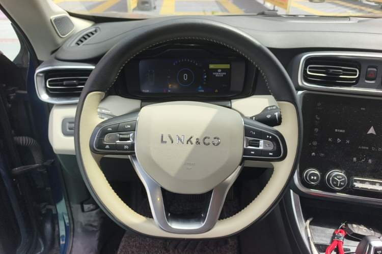 Used Lynk & Co 01 2019 2.0T Two-Wheel-Drive Pro Version China VI Standard Steering Wheel