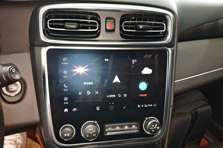 Used Lynk & Co 01 2019 2.0T Four-Wheel Drive Genie Pro Version China VI Standard Audio And AC Panel