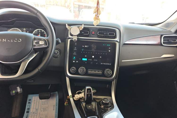 Used Lynk & Co 01 2019 2.0T Four-Wheel Drive Genie Pro Version China VI Standard Audio And AC Panel