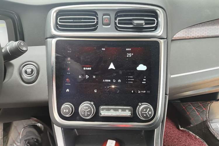 Used Lynk & Co 01 2019 2.0T Four-Wheel Drive Genie Pro Version China V Emission Standard Audio And AC Panel