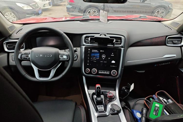 Used Lynk & Co 01 2019 2.0T Four-Wheel Drive Genie Pro Version China V Emission Standard Center Console