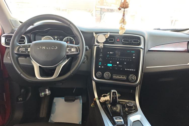 Used Lynk & Co 01 2019 2.0T Four-Wheel Drive Genie Pro Version China VI Standard Center Console