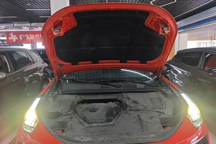 Used Lynk & Co 01 2019 2.0T Four-Wheel Drive Genie Pro Version China V Emission Standard Engine Bay