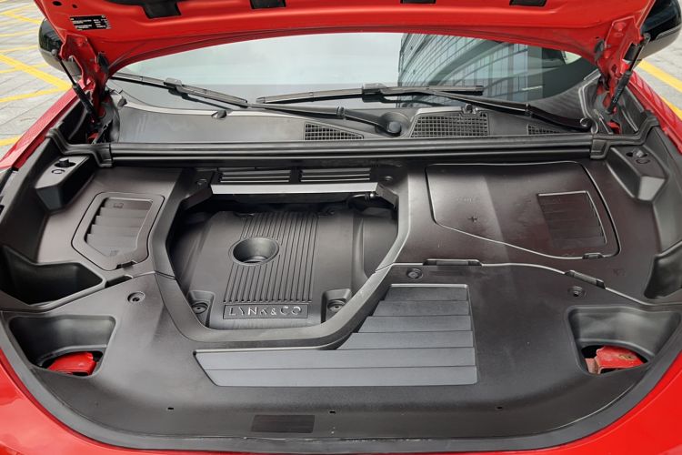 Used Lynk & Co 01 2019 2.0T Four-Wheel Drive Genie Pro Version China VI Standard Engine Bay