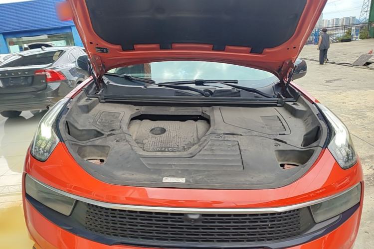 Used Lynk & Co 01 2019 2.0T Four-Wheel Drive Genie Pro Version China V Emission Standard Engine Bay