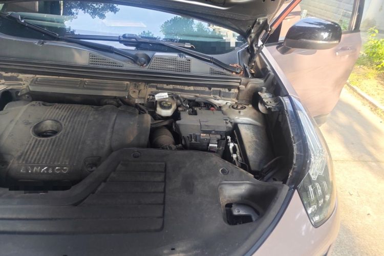Used Lynk & Co 01 2019 2.0T Two-Wheel-Drive Pro Version China VI Standard Engine Bay Left