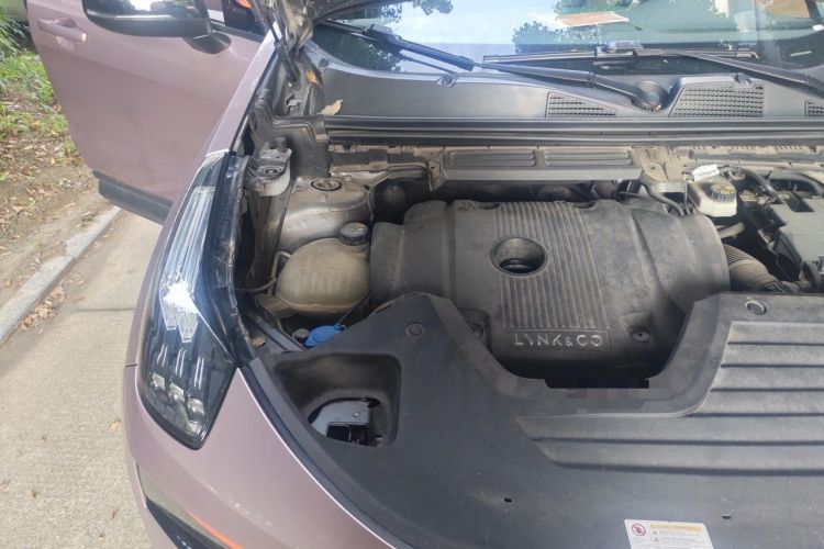 Used Lynk & Co 01 2019 2.0T Two-Wheel-Drive Pro Version China VI Standard Engine Bay Right