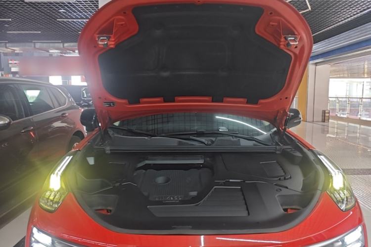 Used Lynk & Co 01 2019 2.0T Four-Wheel Drive Genie Pro Version China V Emission Standard Engine Bay