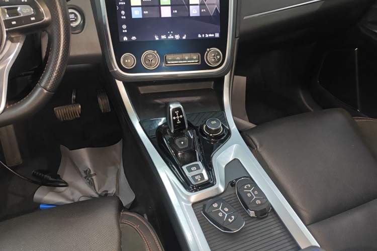 Used Lynk & Co 01 2019 2.0T Four-Wheel Drive Genie Pro Version China V Emission Standard Gear Lever