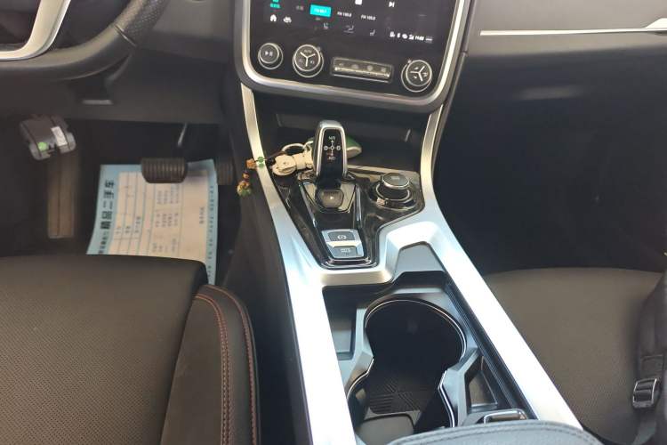 Used Lynk & Co 01 2019 2.0T Four-Wheel Drive Genie Pro Version China VI Standard Gear Lever